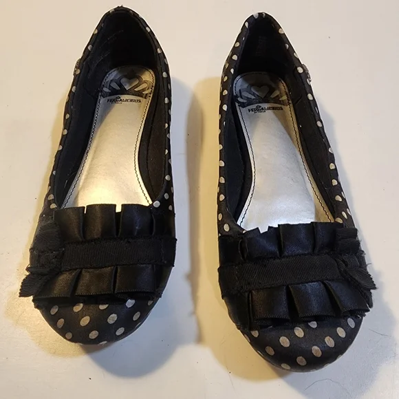 FERGALICIOUS Polka Dot Black Ballet Flats with Bow 5.5 - Picture 7 of 9